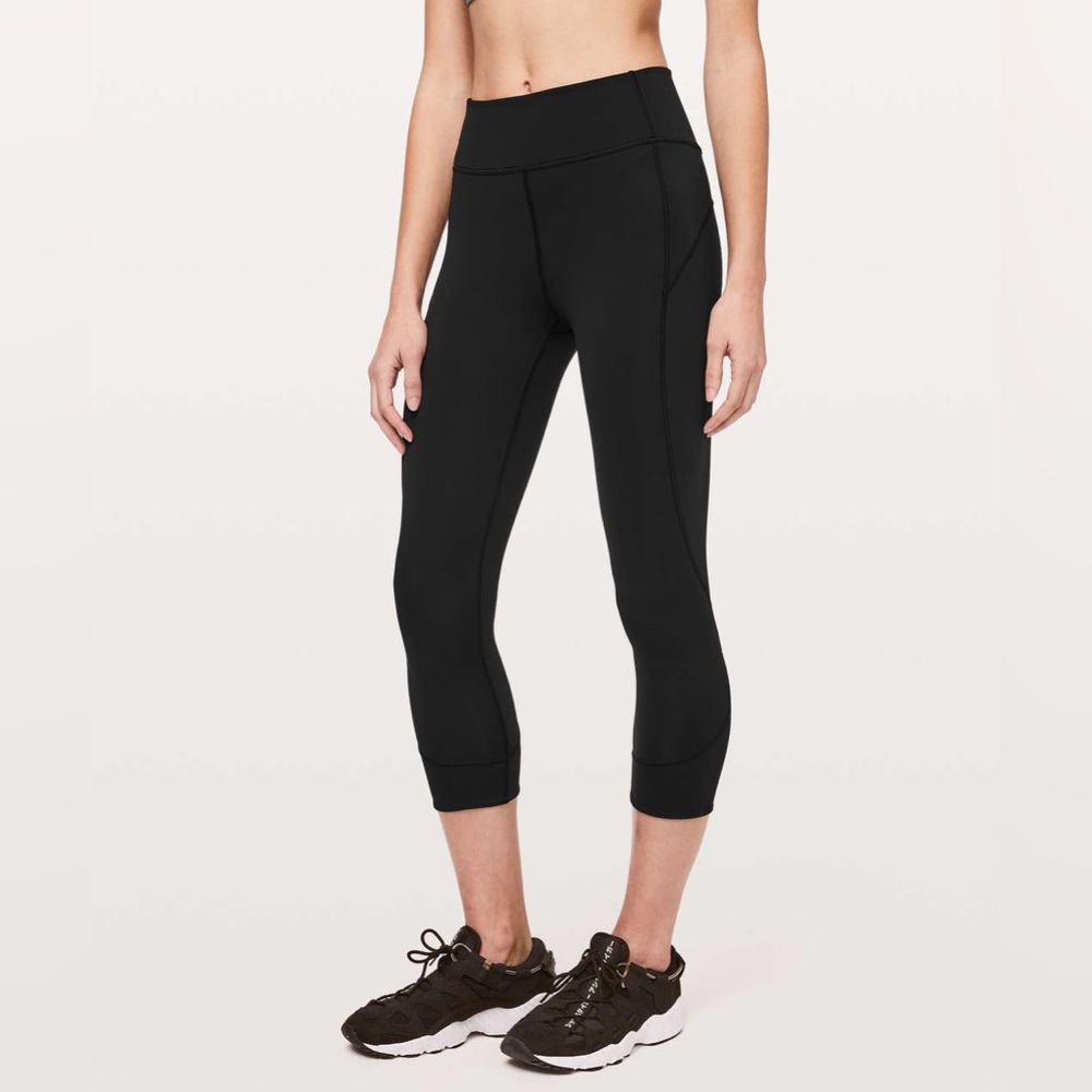 Lululemon In Movement Crop *Everlux 19* Leggings in Black - size 6